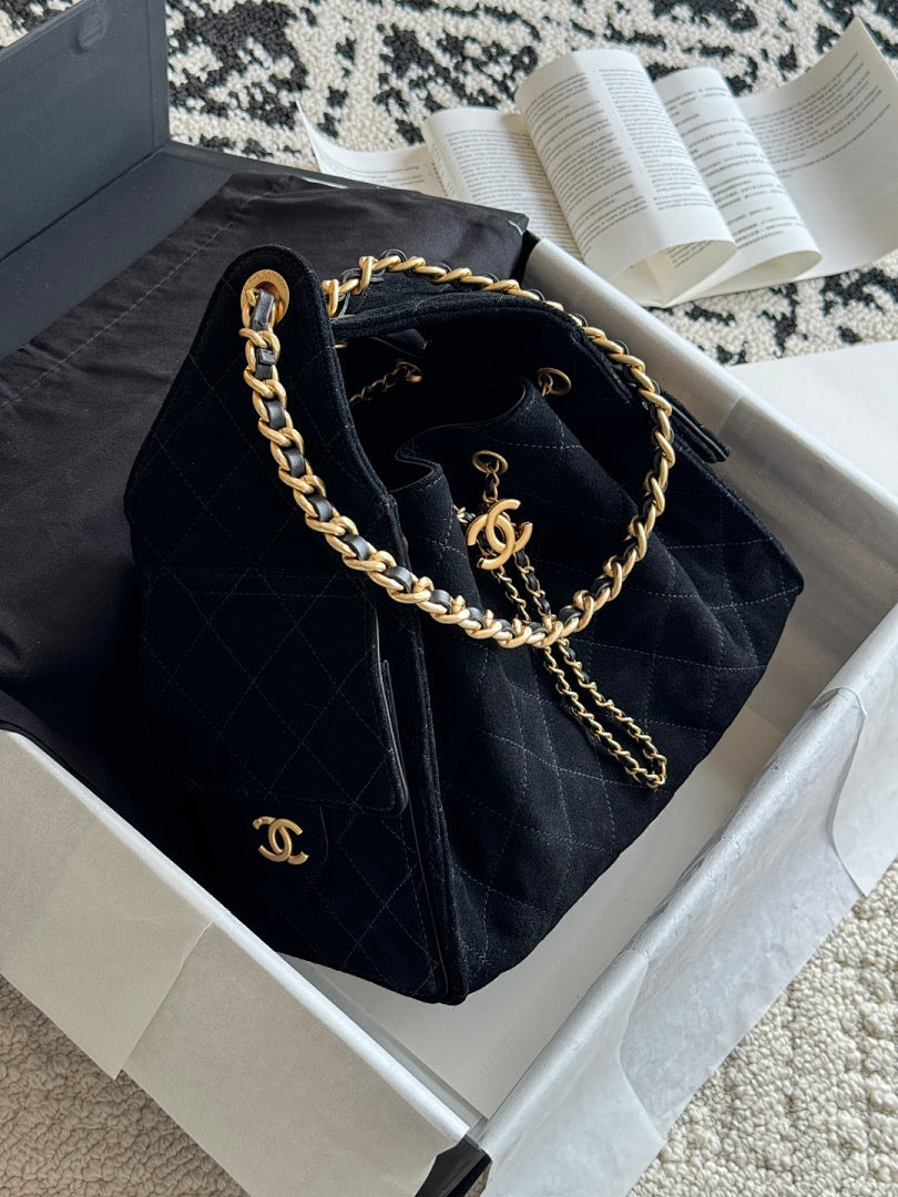 Bolsa Hobo Chanel 25 em camurça Black