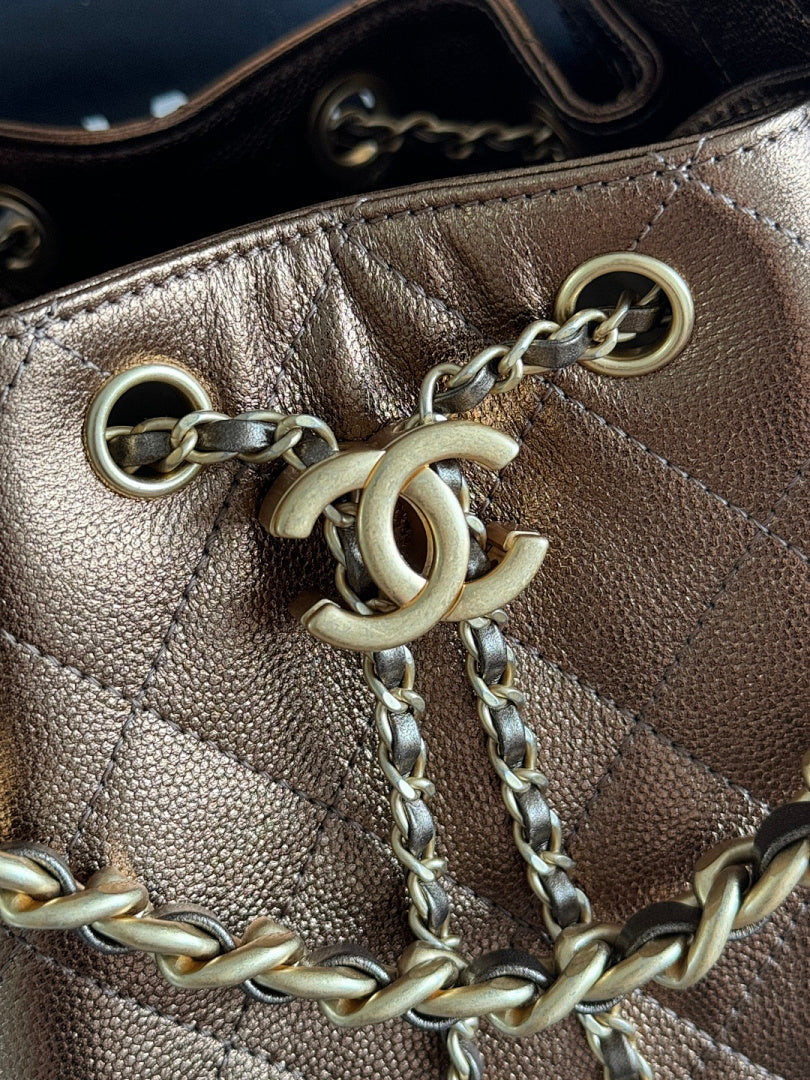 Bolsa Hobo Chanel 25 Bronze