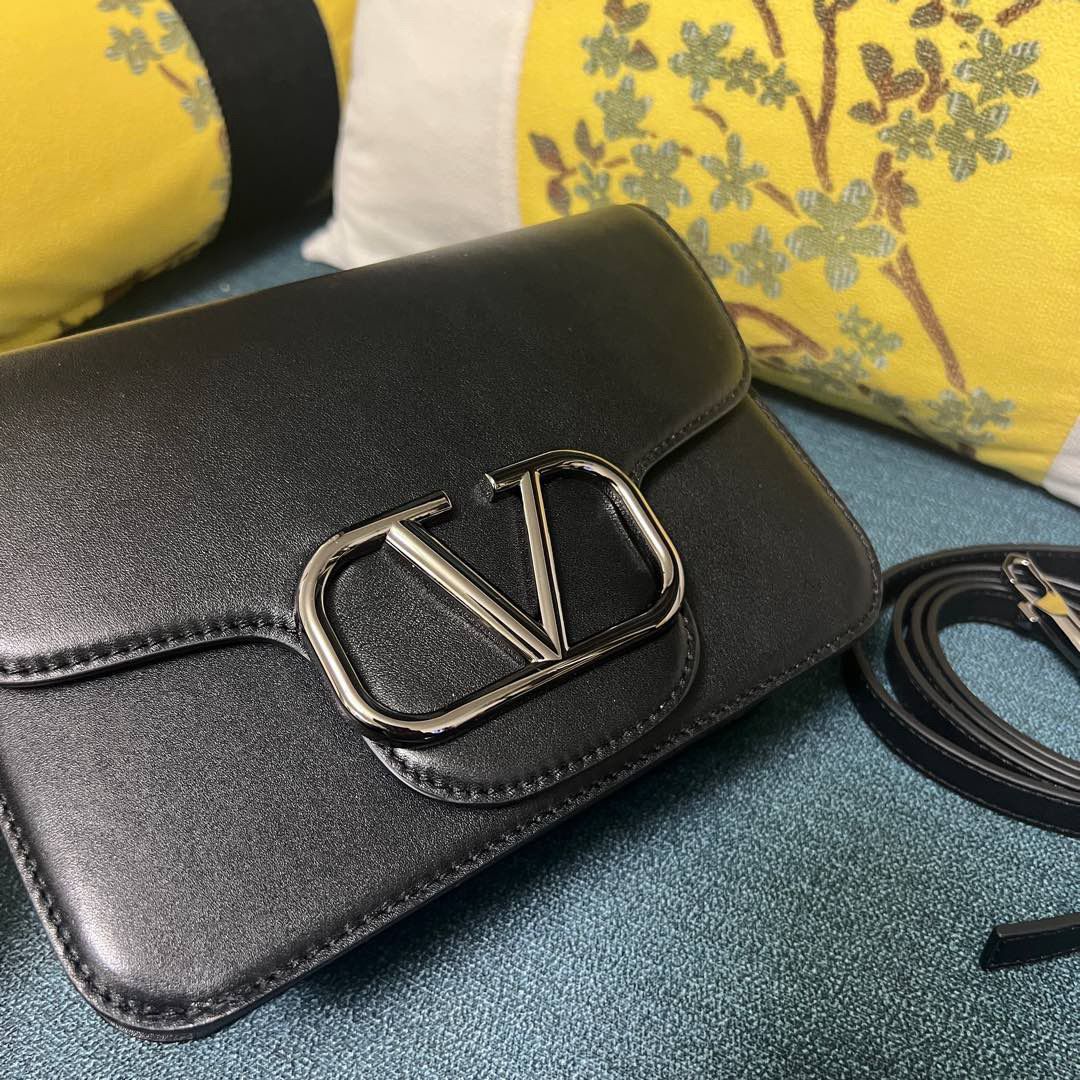 Bolsa de ombro Valentino Garavani Locò
